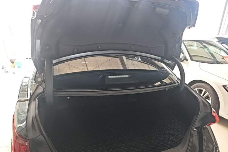 Used Toyota Avalon 2024 Dual-Motor 2.0L Luxury Edition Trunk
