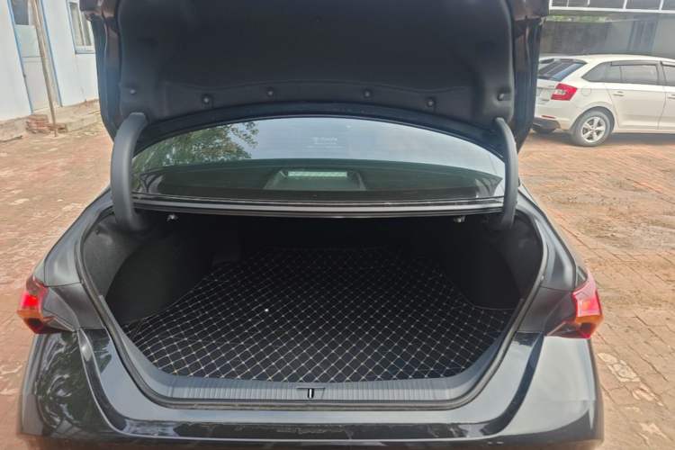 Used Toyota Avalon 2024 2.0L Luxury Edition Trunk