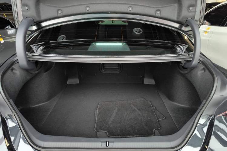 Used Toyota Avalon 2024 2.0L Ambition Edition Trunk