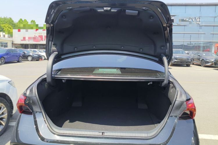 Used Toyota Avalon 2024 Dual-Motor 2.0L Premium Edition Trunk