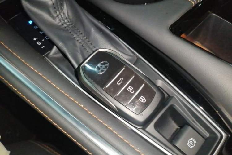 Used Toyota Avalon 2024 Dual-Motor 2.0L Luxury Edition Vehicle Key