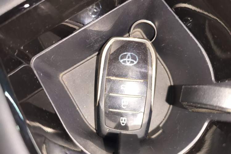 Used Toyota Avalon 2024 Dual-Motor 2.0L Luxury Edition Vehicle Key
