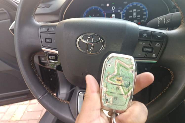Used Toyota Avalon 2024 Dual-Motor 2.0L Luxury Edition Vehicle Key
