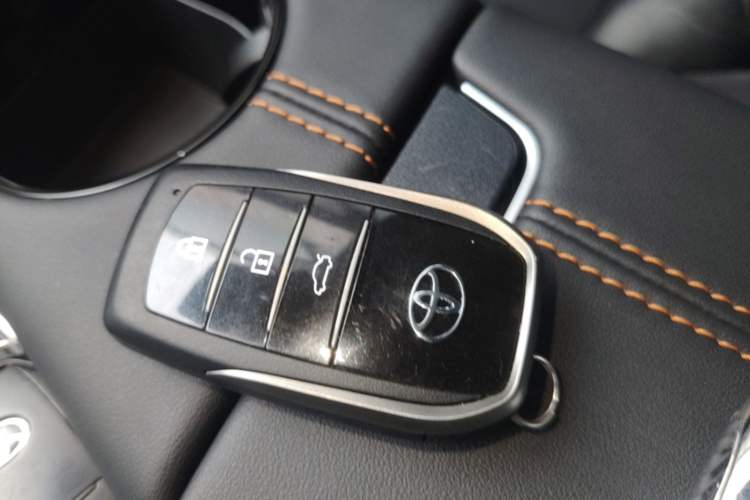 Used Toyota Avalon 2024 Dual-Motor 2.0L Premium Edition Vehicle Key