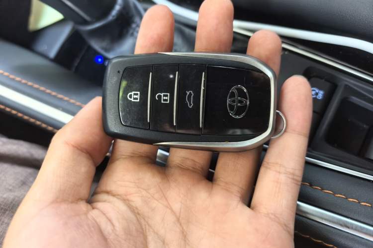 Used Toyota Avalon 2024 2.0L Premium Edition Vehicle Key