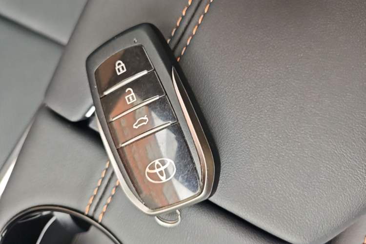 Used Toyota Avalon 2024 Dual-Motor 2.0L Luxury Edition Vehicle Key