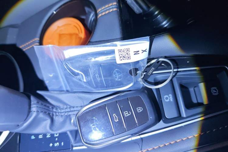 Used Toyota Avalon 2024 Dual-Engine 2.5L XLE Premium Edition Vehicle Key