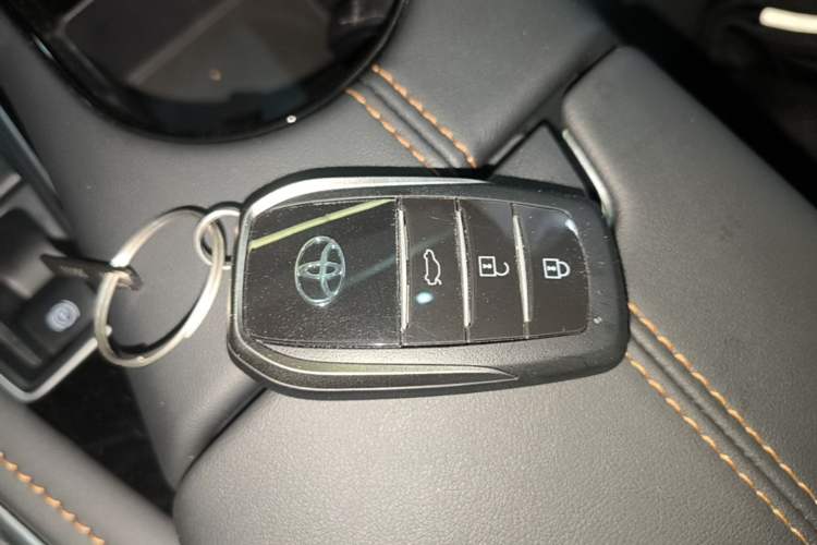 Used Toyota Avalon 2024 Dual-Motor 2.0L Luxury Edition Vehicle Key