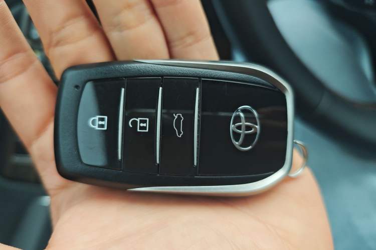 Used Toyota Avalon 2024 Dual-Motor 2.0L Luxury Edition Vehicle Key
