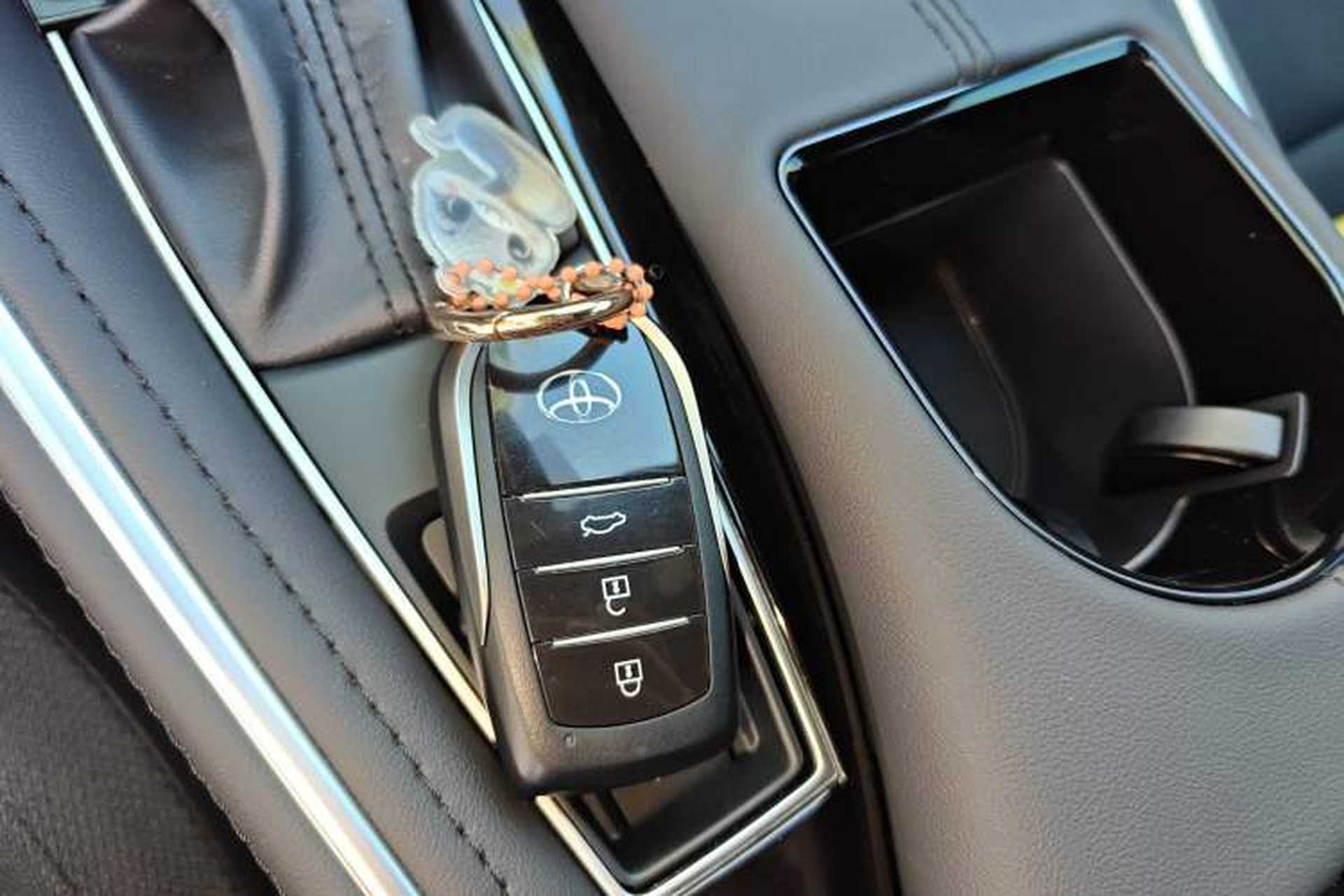 Used Toyota Avalon 2024 2.0L Ambition Edition Vehicle Key