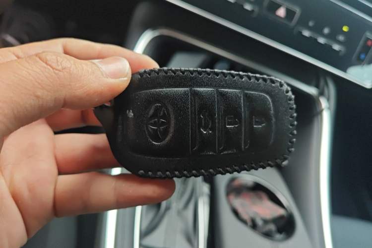 Used Toyota Avalon 2024 2.0L Ambition Edition Vehicle Key