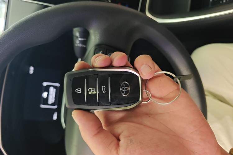 Used Toyota Avalon 2024 2.0L Premium Edition Vehicle Key
