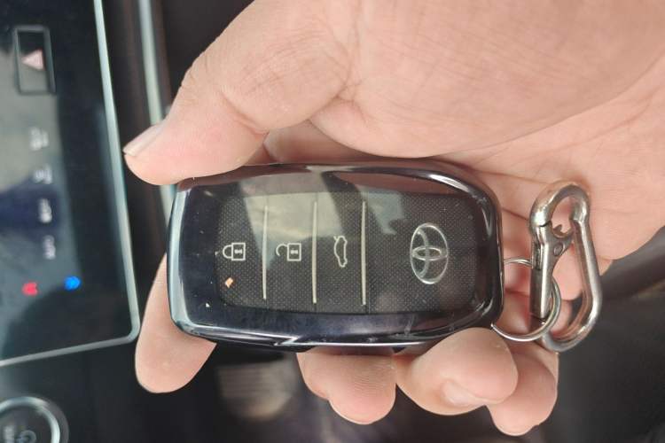 Used Toyota Avalon 2024 Dual-Engine 2.5L XLE Premium Edition Vehicle Key