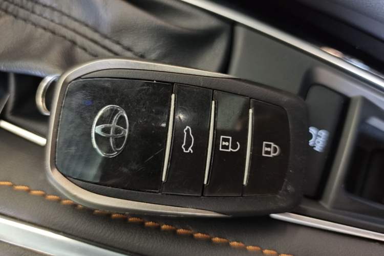Used Toyota Avalon 2024 Dual-Motor 2.0L Premium Edition Vehicle Key