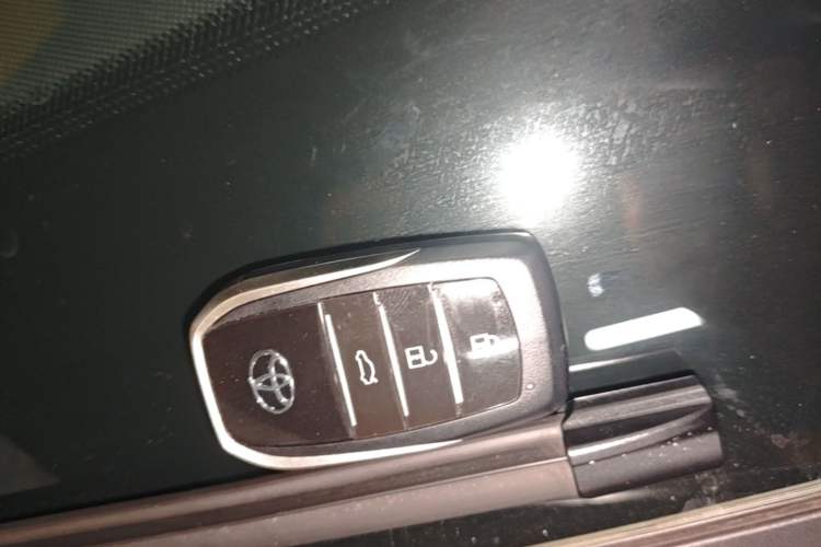 Used Toyota Avalon 2024 2.0L Ambition Edition Vehicle Key