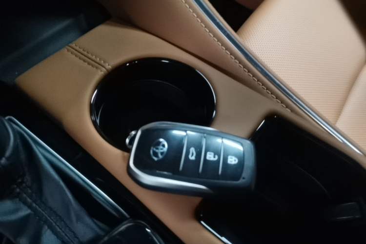Used Toyota Avalon 2024 Dual-Motor 2.0L Luxury Edition Vehicle Key