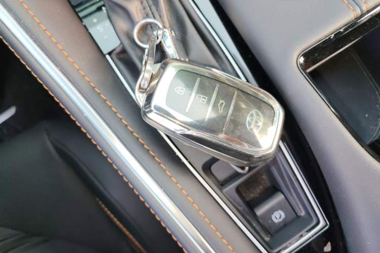 Used Toyota Avalon 2024 Dual-Motor 2.0L Premium Edition Vehicle Key