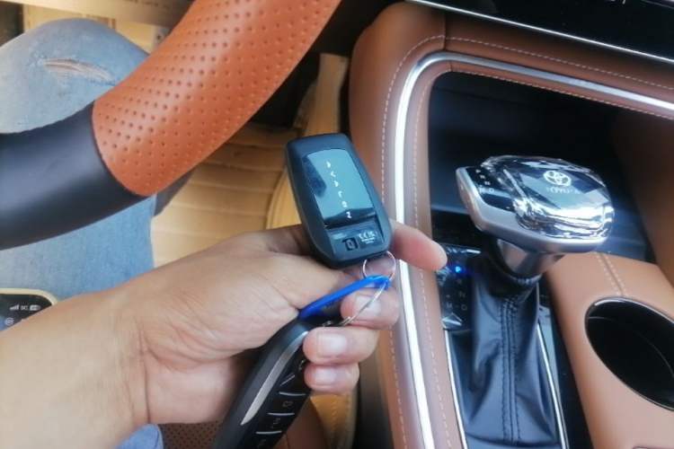 Used Toyota Avalon 2024 2.0L Luxury Edition Vehicle Key