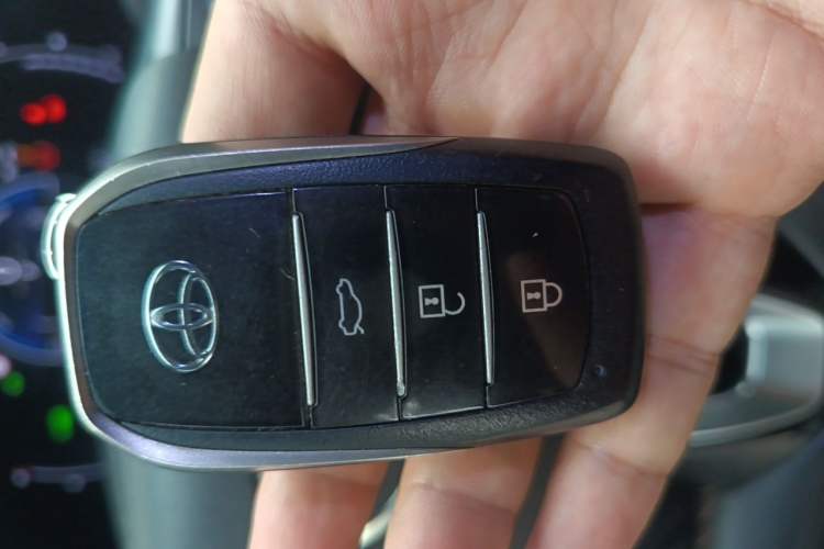 Used Toyota Avalon 2024 Dual-Motor 2.0L Premium Edition Vehicle Key