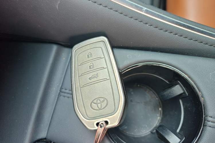Used Toyota Avalon 2024 2.0L Ambition Edition Vehicle Key