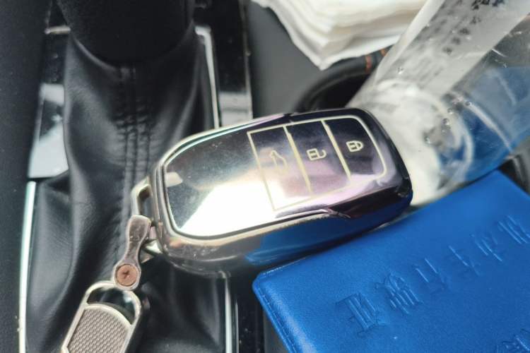 Used Toyota Avalon 2024 Dual-Motor 2.0L Luxury Edition Vehicle Key