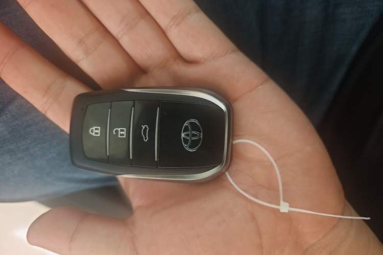 Used Toyota Avalon 2024 2.0L Premium Edition Vehicle Key