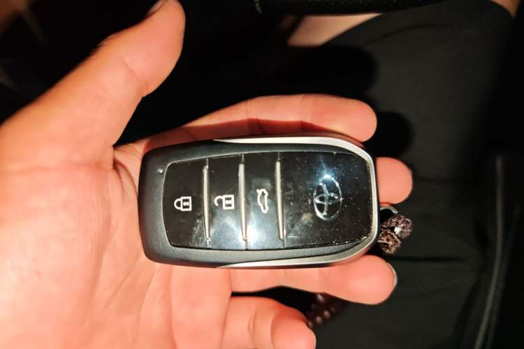 Used Toyota Avalon 2024 Dual-Motor 2.0L Luxury Edition Vehicle Key