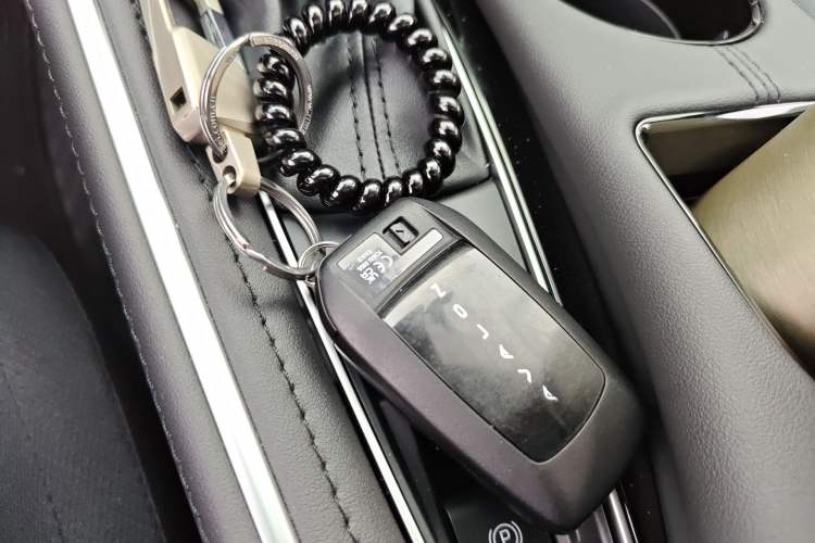 Used Toyota Avalon 2024 2.0L Ambition Edition Vehicle Key