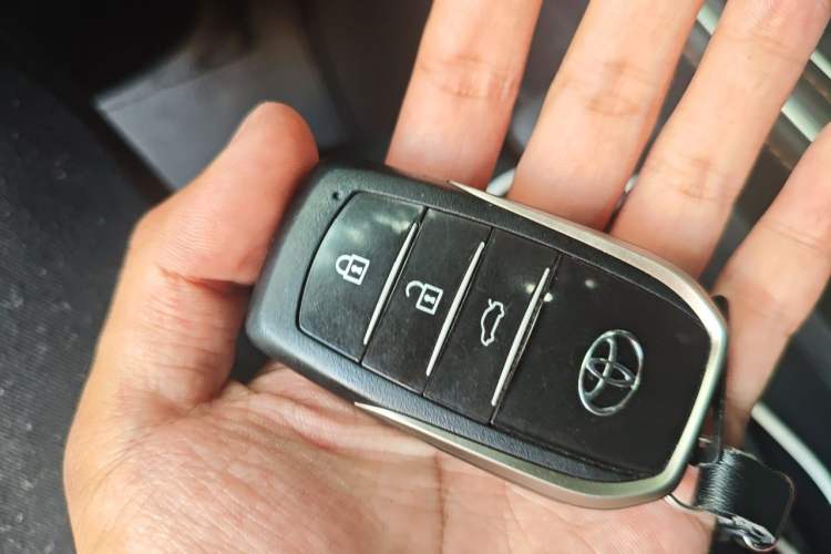 Used Toyota Avalon 2024 Dual-Motor 2.0L Luxury Edition Vehicle Key