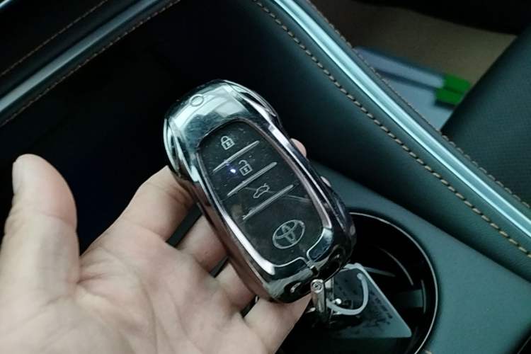 Used Toyota Avalon 2024 Dual-Motor 2.5L Limited Flagship Edition Vehicle Key