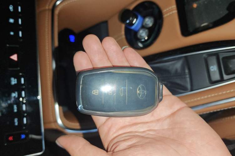 Used Toyota Avalon 2024 Dual-Motor 2.0L Luxury Edition Vehicle Key