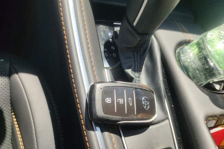 Used Toyota Avalon 2024 Dual-Motor 2.0L Premium Edition Vehicle Key