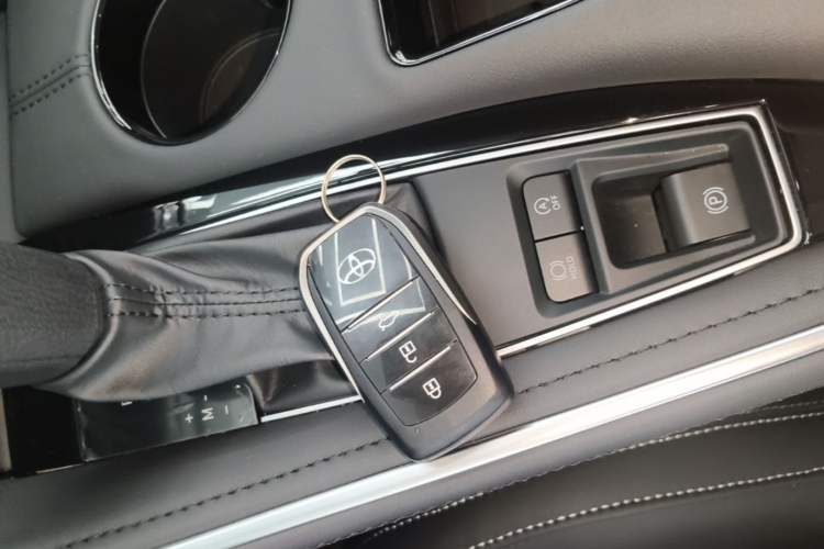 Used Toyota Avalon 2024 2.0L Ambition Edition Vehicle Key