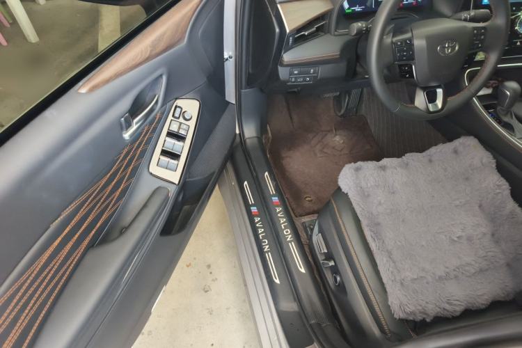 Used Toyota Avalon 2024 Dual-Motor 2.0L Luxury Edition Driver Seat