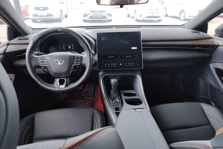 Used Toyota Avalon 2024 2.0L Premium Edition Interior 3