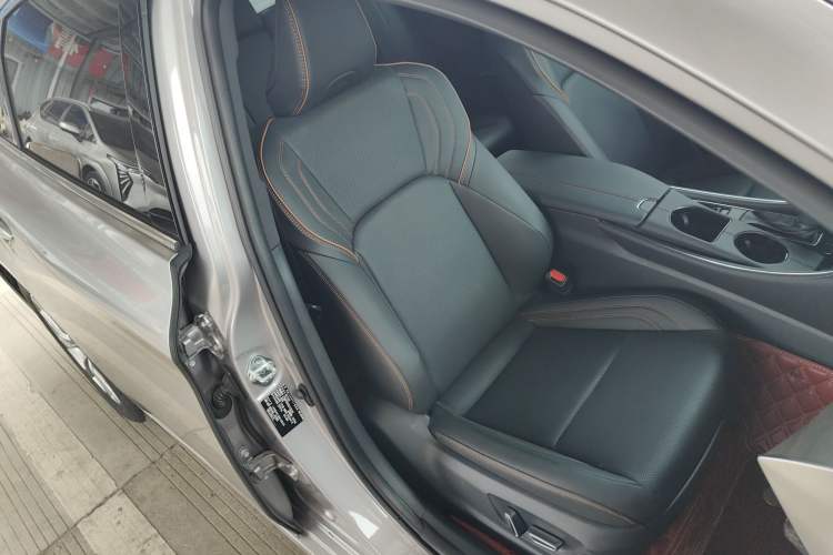 Used Toyota Avalon 2024 2.0L Premium Edition Right Front Seat
