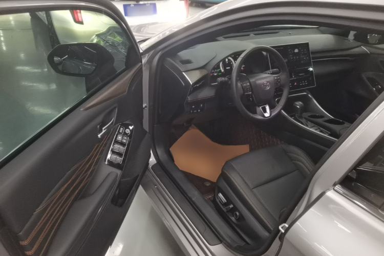 Used Toyota Avalon 2024 Dual-Motor 2.0L Luxury Edition Driver Seat