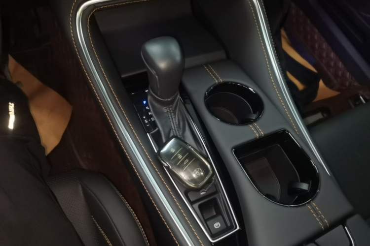 Used Toyota Avalon 2024 Dual-Motor 2.0L Luxury Edition Gear Lever