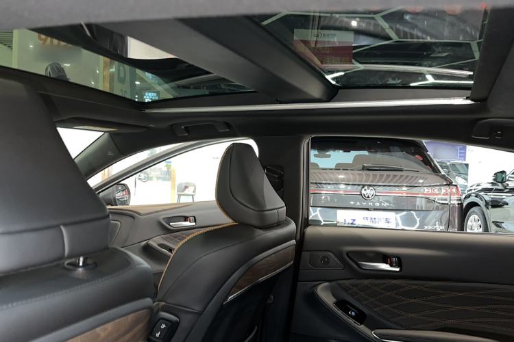 Used Toyota Avalon 2024 Dual-Motor 2.0L Luxury Edition Headliner