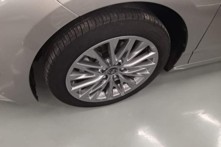 Used Toyota Avalon 2024 Dual-Motor 2.0L Luxury Edition Left Front Wheel Hub