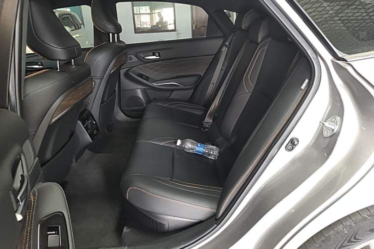 Used Toyota Avalon 2024 Dual-Motor 2.0L Luxury Edition Left Rear Seat