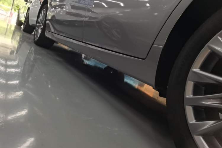 Used Toyota Avalon 2024 Dual-Motor 2.0L Luxury Edition Left Side Sill
