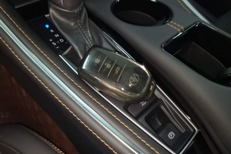 Used Toyota Avalon 2024 Dual-Motor 2.0L Luxury Edition Vehicle Key
