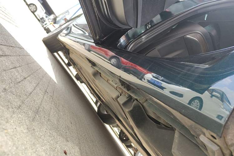 Used Toyota Avalon 2024 Dual-Motor 2.0L Luxury Edition Left Side Sill