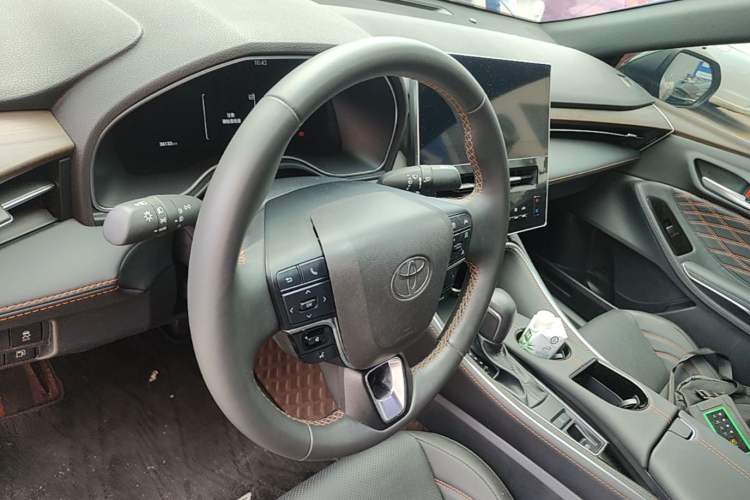 Used Toyota Avalon 2024 Dual-Motor 2.0L Luxury Edition Steering Wheel