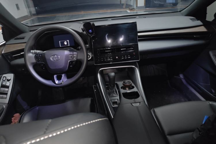 Used Toyota Avalon 2024 2.0L Ambition Edition Center Console