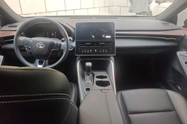 Used Toyota Avalon 2024 2.0L Ambition Edition Center Console