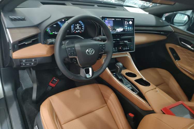 Used Toyota Avalon 2024 Dual-Motor 2.0L Luxury Edition Center Console