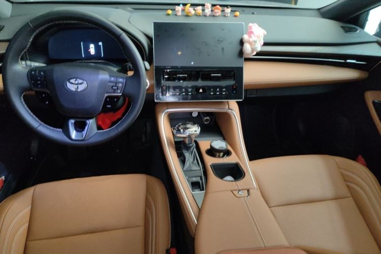 Used Toyota Avalon 2024 Dual-Motor 2.0L Luxury Edition Center Console