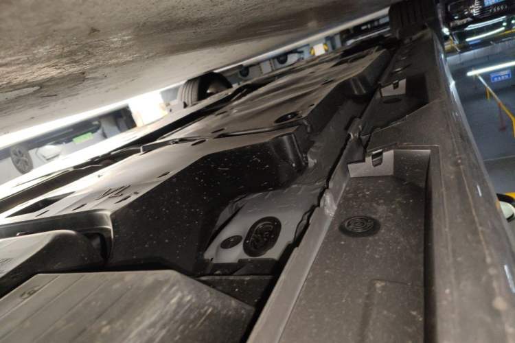 Used Toyota Avalon 2024 Dual-Motor 2.0L Luxury Edition Chassis Rear Left